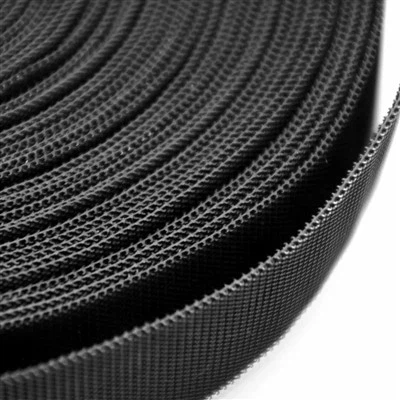 Czy można używać specjalnego haczyka i pętelki na zewnątrz?